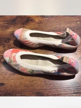 Authentic CHANEL Floral Canvas Ballet Flats in Pink, Coral & Blue size 38